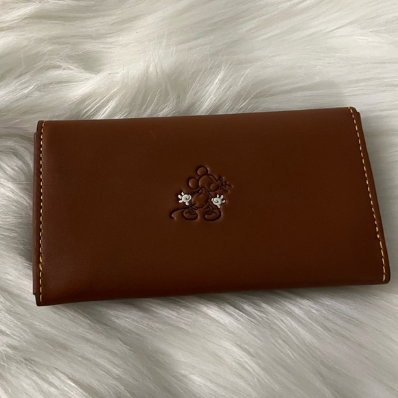 Disney Coach Mickey Phone Wallet Lmtd Edition - Picture 4 of 9